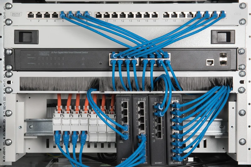 DIGITUS Support de rail DIN 19', avec rail DIN, 3 U - OEM DN-19-DIN-3U – Image 2