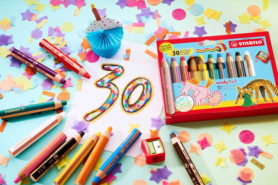 STABILO Crayon multi-talents woody 3 en 1, présentoir 30 ans - OEM 8806/60-1